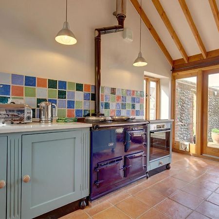 Williams Barn Villa West Beckham Exteriör bild