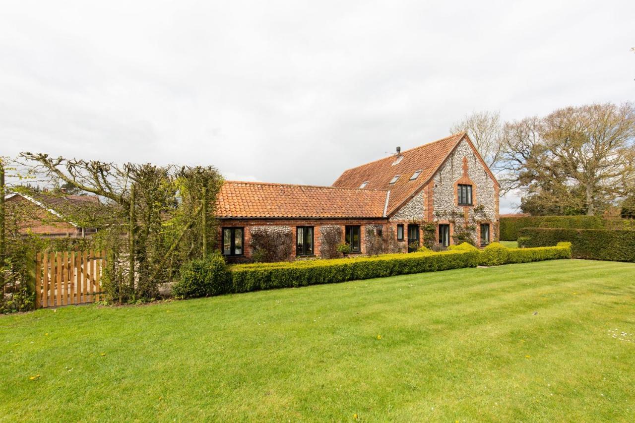 Williams Barn Villa West Beckham Exteriör bild