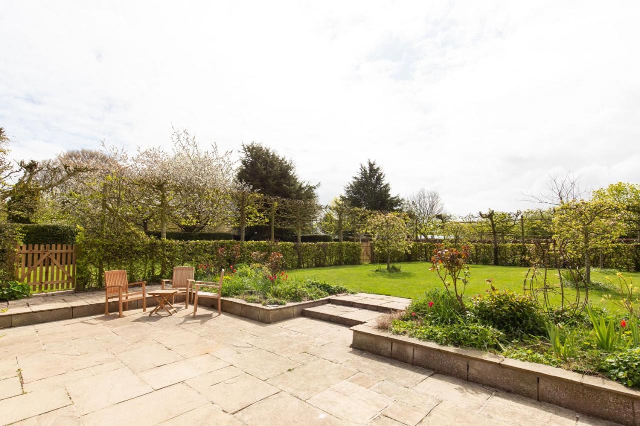 Williams Barn Villa West Beckham Exteriör bild