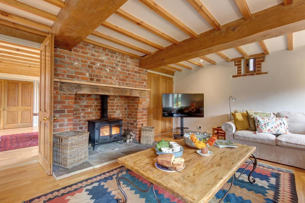 Williams Barn Villa West Beckham Exteriör bild