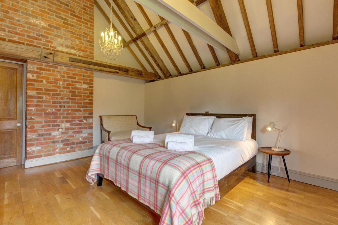 Williams Barn Villa West Beckham Exteriör bild